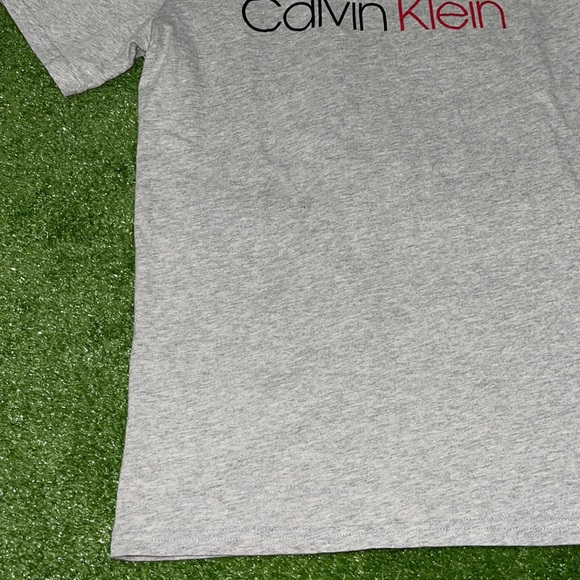 Calvin Klein Men’s Tee(USED) - Picture 5 of 9